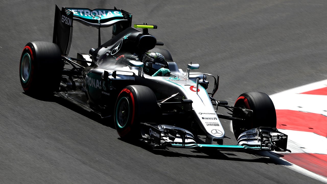 Nico Rosberg takes pole in Baku as Lewis Hamilton crashes